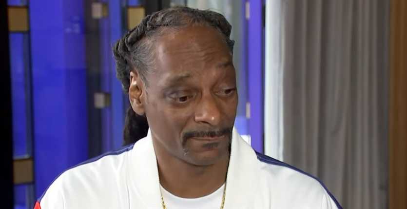 Rapper Snoop Dogg To Carry Olympic Torch In Paris