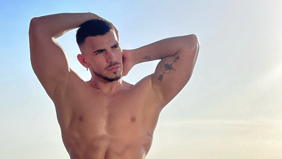 ‘Drag Race Mexico’ Pit Crew hunk reveals whats in those briefs