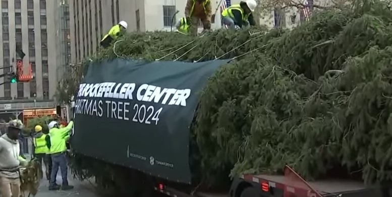 Christmas Tree Arrives At NYC’s Rockefeller Center