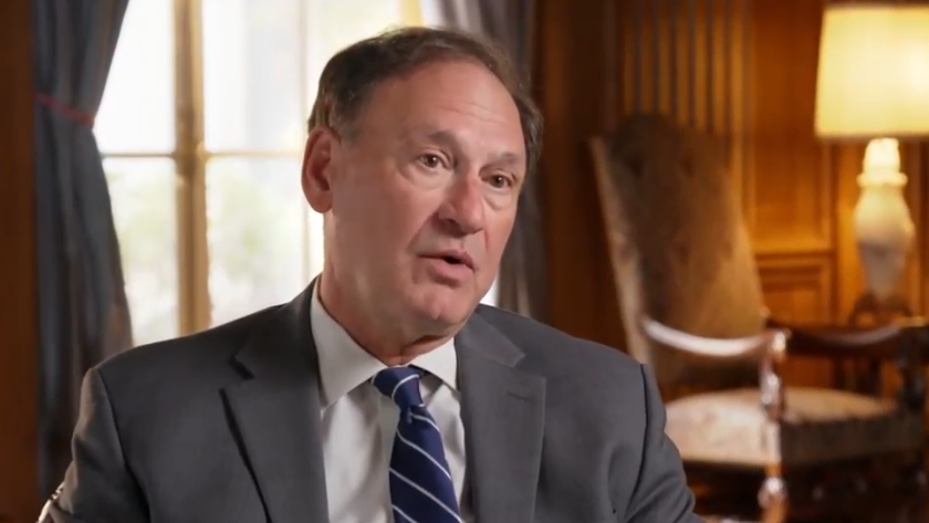 Samuel Alito Slammed For Taking Call From Trump