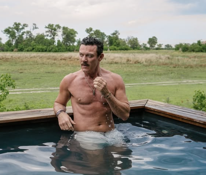 Luke Evans has everyone drooling over his, erm, epic holiday trip to Africa